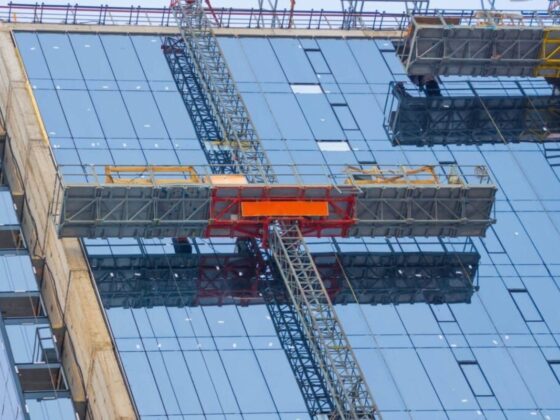 What is a Mast Climber? New 2024